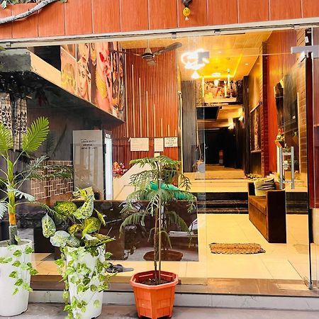 Pallav Guest House Ujjain Esterno foto