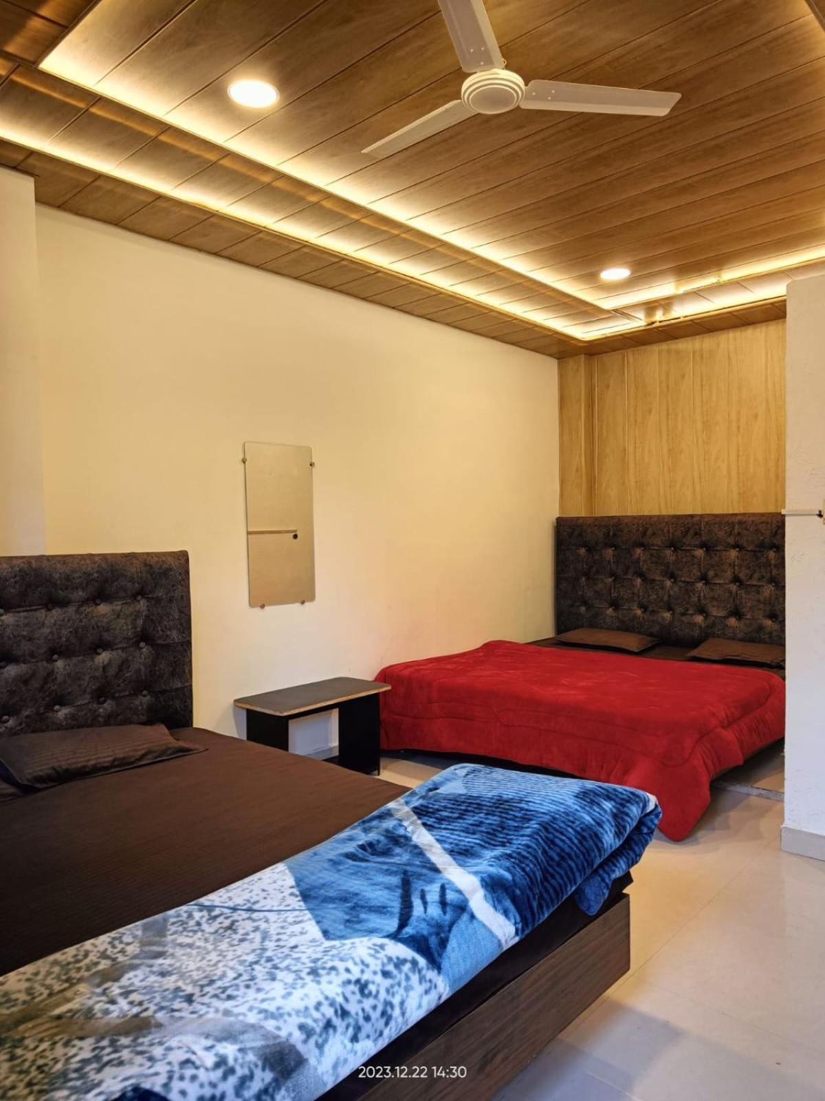 Pallav Guest House Ujjain Esterno foto